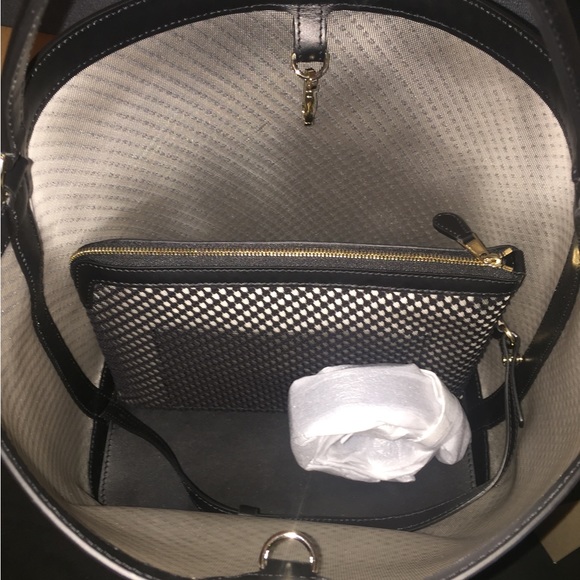 Authentic Giorgio Armani Medium embroidered mesh bucket bag with shoulder strap - Picture 5 of 11